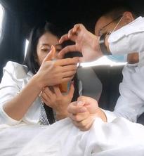  北方白虎少妇姐姐车上口交足交女上位